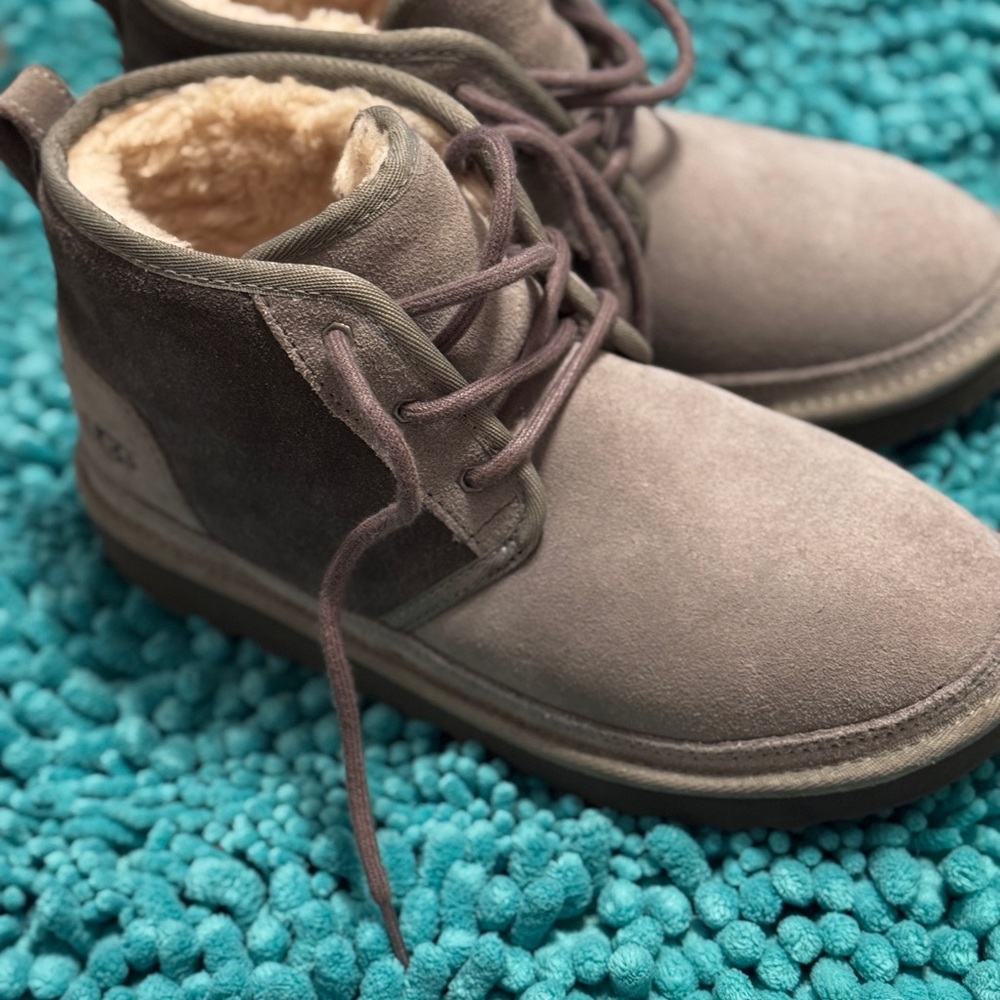 UGG Kids Boots in Gray Suede